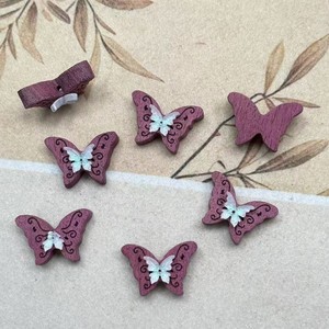 Perles papillon en bois incrustées de résine, ailes colorées pour la fabrication de bijoux et la décoration de la maison, forme 3D rose, violet, jaune, ébène - Product Image 4