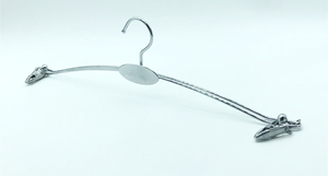 Zwart Gevlokte Fluwelen Kleerhangers Voor Volwassenen Met Ruimtebesparend 360 Antislipontwerp Met Roterende Haak Voor Gebruik In De Kledingkast - Product Image 5