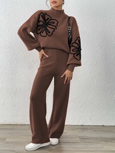 Maglione Pullover con maniche a lanterna ricamate con nastro da donna di fabbrica e pantaloni Casual a gamba larga Set di due pezzi all'ingrosso personalizzato - Product Image 4