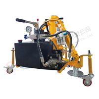 Système de levage hydraulique à support triangulaire stable personnalisé pour avions et avions ultralégers.