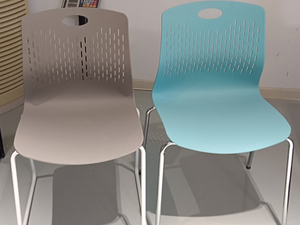 Silla de Comedor Moderna de Plástico con Patas Cromadas, Diseño Apilable para Hotel, Cafetería, Restaurante, Oficina, Precio con Envío a EE. UU. - Product Image 3