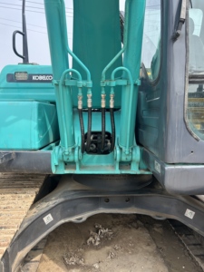 Excavadora de cadenas Kobelco SK140 de segunda mano confiable, bajo consumo de combustible, gran éxito de ventas en todo el mundo - Product Image 6