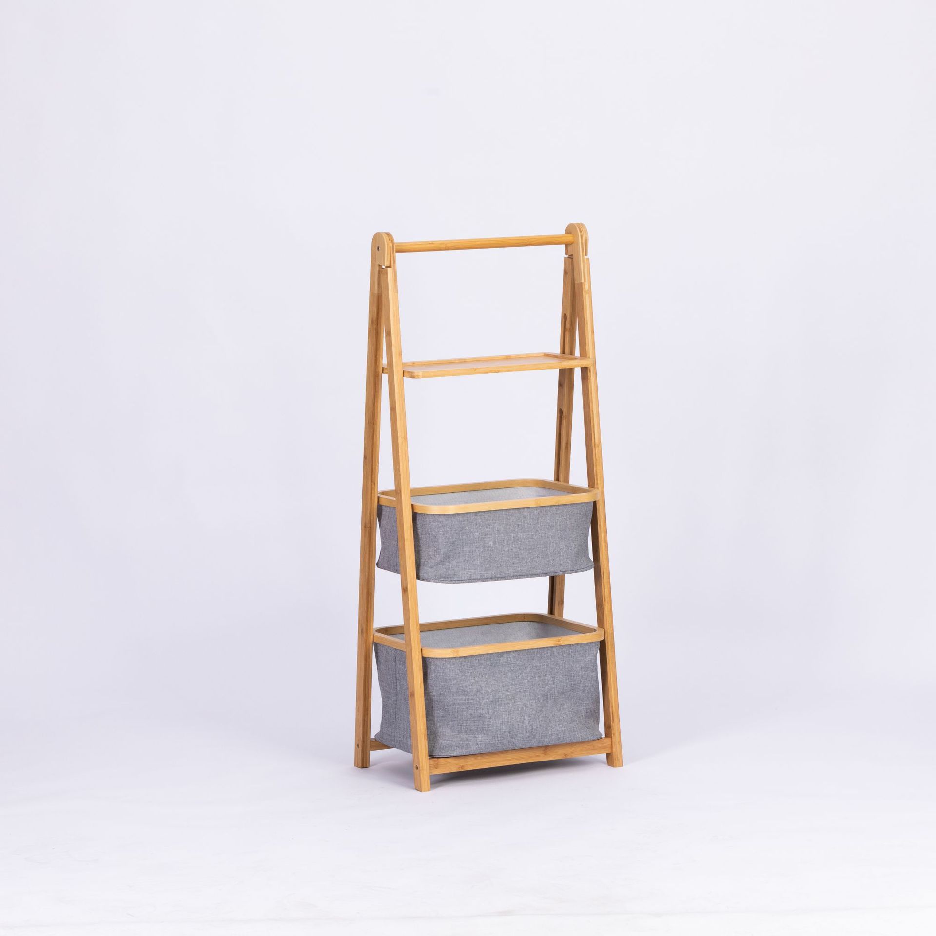 Support à trois couches