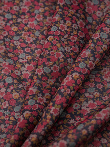 Tessuto alla Moda con Stampa Floreale su Base Nera 135GSM, Stoffa <span class=keywords><strong>per</strong></span> Abiti e Cucito Fai-da-Te Venduta al Metro - Product Image 3