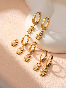 KITI Nouvelle Tendance <span class=keywords><strong>Boucles</strong></span> <span class=keywords><strong>d</strong></span>'<span class=keywords><strong>Oreilles</strong></span> Huggie pour Petite Fille en Acier Inoxydable 316 Anti-ternissement, Zircon Pavé, Bijoux Pendante, Cadeaux - Product Image 6
