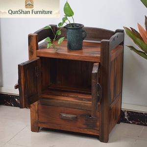 Credenza in Legno Massello Stile Cinese Tradizionale - Mobile Contenitore a Doppia Anta con Fascino Vintage per Angolo Esterno/Balcone - Product Image 5