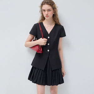 VEGA CHANG Abito da Donna Personalizzato Stile Completo Nero con Top Blusa Scollo a V e Gonna Plissettata per Ufficio e Occasioni Formali - Product Image 1