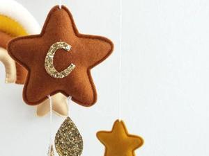 Mobile musical pour bébé en feutre bohème en <span class=keywords><strong>terre</strong></span> <span class=keywords><strong>cuite</strong></span> avec étoile dorée et lune, couleur orange brûlé, pour chambre de bébé unisexe - Product Image 2