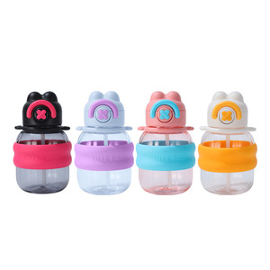 Botella de Agua de Plástico de 700ml para Niños, con Correa y Pajita, Diseño Veraniego, para la Escuela, Deportes, Venta al Por Mayor - Product Image 1