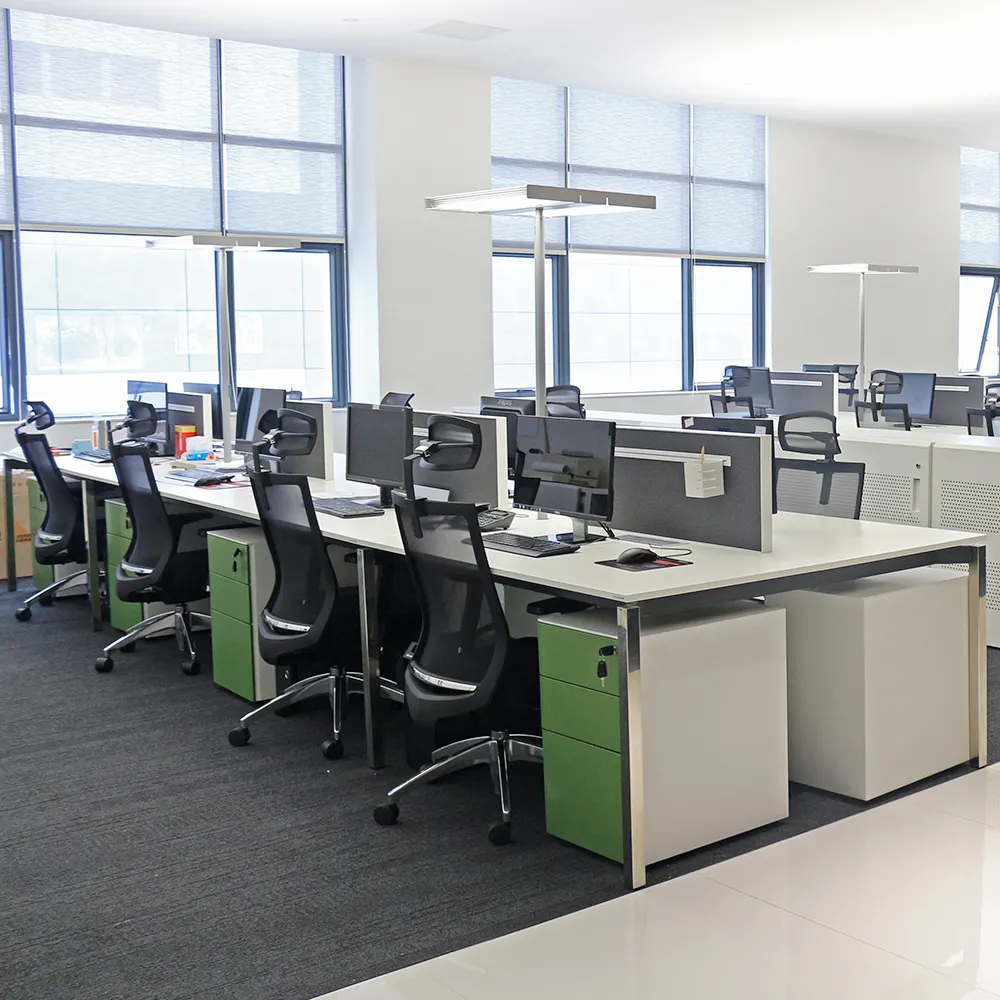 Modern ticari ofis 4 koltuklar İş İstasyonu yeşil malzeme dizüstü bilgisayar masası