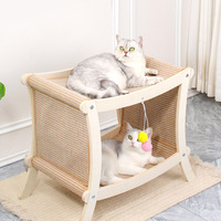 Lit pour chat en bois massif multicouche à double niveau avec cadre en rotin tressé et jouet suspendu en forme de boule – Meubles pour chats en gros et sur mesure