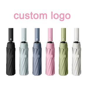 Paraguas Personalizado con Recubrimiento UV Negro, Logotipo a Color, 12 Varillas de Fibra de Vidrio, Plástico, Fácil de Transportar, 3 Pliegues, Colores Brillantes - Product Image 2