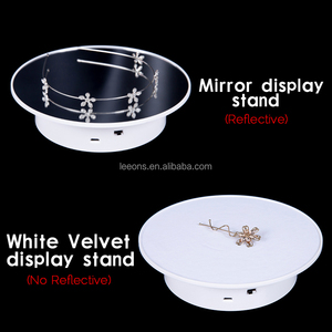 Support d'Affichage Rotatif Électrique à 360 Degrés avec Surface Miroir/Daim pour Bijoux, Cosmétiques et Photographie - Product Image 3
