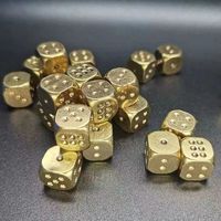 Vente en gros plateau cube en métal personnalisé jeu Laiton métal solide dés poli à la main fournitures de bar cadeau créatif dés d'activité