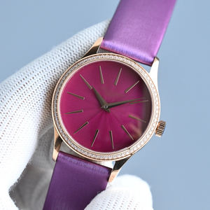 Reloj de Lujo Ligero y Elegante para Mujer, Caja en Tono Rosa, Bisel con Detalles de Diamantes, Correa de Satén Magenta Púrpura, Reloj de Pulsera Elegante para Uso Diario - Product Image 2