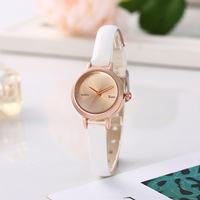 Nouvelle montre pour femme tendance, minimaliste, vintage, avec bracelet en cuir et petit cadran