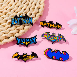 Broche en alliage de personnage de super-héros en métal de bande dessinée créative européenne et américaine en gros bon marché - Product Image 1