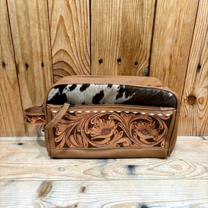 Trousse de Toilette Artisanale en Cuir Façonné Style Western, en Cuir de Vachette à Poils, Trousse de Voyage pour Rasage et Cosmétiques pour Hommes et Femmes - Product Image 1