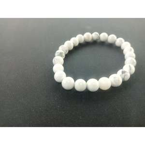 Bracelet extensible ajustable en pierres précieuses blanches, personnalisé en usine, avec breloques et perles - Product Image 1