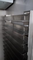 Réfrigérateur commercial haute performance R404A à 2 portes en acier inoxydable, avec insert de plateau vertical, pour cuisine d'hôtel