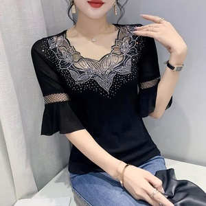 T-<span class=keywords><strong>shirt</strong></span> pour femmes à <span class=keywords><strong>col</strong></span> en <span class=keywords><strong>V</strong></span>, imprimé floral, orné de strass brillants et de paillettes, à <span class=keywords><strong>manches</strong></span> mi-<span class=keywords><strong>longues</strong></span> en maille, pour boîte de nuit et soirée - Product Image 1