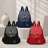 Sac à dos de luxe pour femme en cuir PU de créateur, texture grainée, boucle dorée, mode, OEM ODM, vente en gros, 20 pièces