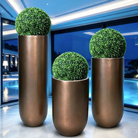 Prix usine bas : Jardinières et sculptures florales modernes en fibre de verre, sculptées à la main, hautes, rondes et coniques, pour la décoration intérieure