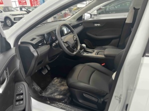 Voitures d'occasion Roewe I5 <span class=keywords><strong>SIGMA</strong></span> Plateforme 2026 1.5L CVT Luxe Berline Traction Avant Conduite à Gauche Émissions Chine VI Prête à l'Expédition - Product Image 4