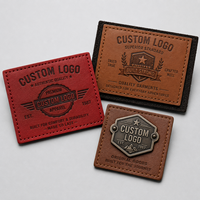 Nouveau design personnalisé en creux étiquette de patch de vêtements en faux cuir PU avec logo en métal 3D personnalisé