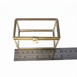 Vente chaude Boîte à bijoux en laiton et verre faite à la main Petite boîte à bijoux en verre et laiton antiques en forme de rectangle Exportateur en gros - Product Image 1