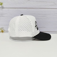 Casquette de baseball personnalisée en gros à 5 panneaux avec cordon, bicolore noir et blanc, devant uni, dos en maille, logo brodé en 3D, style trucker
