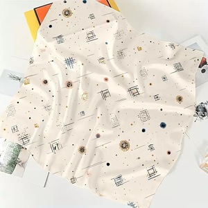 Bandana in Seta Satinata Personalizzata 90*90cm, Grande Foulard Quadrato Liscio e Setoso - Product Image 3