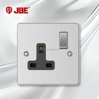 Prise Murale Standard Britannique 1 Gang 13A SP/DP en Acier Inoxydable IP20, Luxe Moderne pour Maison et Bureau, Installation Facile
