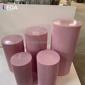 Juego de 5 Pedestales Metálicos Rosados Modernos LEDA para Tartas de Boda, para Decoración de Eventos - Product Image 3