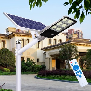 Lampe solaire de stationnement en aluminium 100W, étanche IP65, avec télécommande marche/arrêt automatique pour éclairage commercial et urbain - Product Image 1