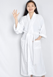 Yüksek kaliteli mercan polar bornoz lüks otel bornoz özel logo beyaz bornoz ve terlik Spa estetik özel bornoz - Product Image 4
