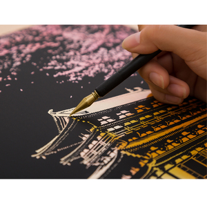 กระดาษขูดภาพลายสายรุ้ง สีดำ สำหรับงานศิลปะ DIY ชุดเมือง กระดาษวาดภาพขูดลาย ของขวัญสร้างสรรค์ พร้อมไม้ไผ่ - Product Image 5