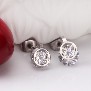 ชุดเครื่องประดับขายส่ง ต่างหูและสร้อยคอรูปผีเสื้อแบบกลวง ชุบทอง 18K ประดับเพชรซิร์คอน สวยงาม - Product Image 6
