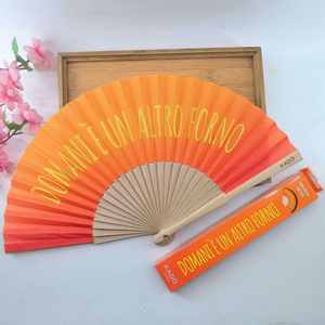 Éventail en soie et bambou sculpté pour mariage, éventail traditionnel chinois personnalisé, plusieurs couleurs, petit éventail pliable, éventails en bambou sur mesure - Product Image 5