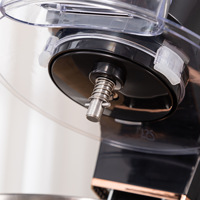 Petit mélangeur sur socle domestique Machine de chef pour pétrir la pâte et la crème à fouetter Mélangeur de pâte électrique Matériau métallique Vente en gros