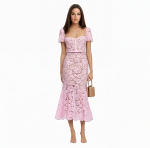 Nuovo Abito Estivo Rosa con Pizzo Traforato, Vestito Aderente a Maniche Corte per Donna, Elegante Gonna a Trombetta in Pizzo Floreale - Product Image 4