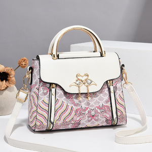 Nuova Collezione 2026: Borsa a Mano da Donna in Pelle PU di Lusso con Stampa Paisley, Nappine e Tracolla Leggera - Product Image 1