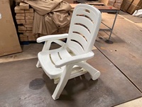 Chaise longue en plastique polyvalente pour l'extérieur Chaise longue de jardin pour piscine Chaise de plage Chaise longue pour patio Chaise longue pour l'extérieur