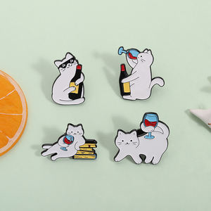 Эмалированные булавки с мультяшными кошками - Product Image 2