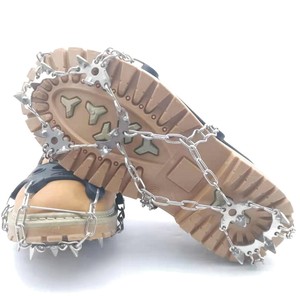 Crampons de glace de neige de haute qualité Logo personnalisé Pointes antidérapantes d'escalade en plein air Meilleurs crampons de glace pour bottes - Product Image 3