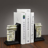 Décoration de bureau et d'étude : Support de livre et pendentif décoratif au design nordique créatif, simple et moderne, pour organiser les livres et documents.