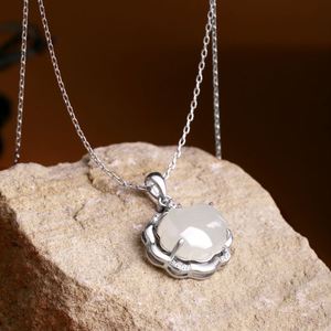 Collier pour femme Dylam Classic Design, style chinois, argent S925, rhodié, plaqué or 18 carats, pendentif nuage, jade Hetian. - Product Image 4