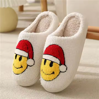 Chaussons de Noël personnalisés 2024 en forme de bonhomme en pain d'épices, doux et confortables pour la maison