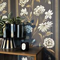 Wallpaper Mural Bunga Peony Merah Muda Garis Vertikal Hijau Vintage Wallpaper Kustom untuk Kamar Tidur Cottage Hotel Ruang Tamu Dekorasi Dinding