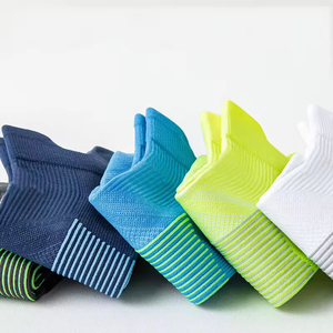 Custom Made Logos Comfortable Cushion Sport <b>Socks</b> for Running and Cycling in Various Colors for Men Women - Product Image 3